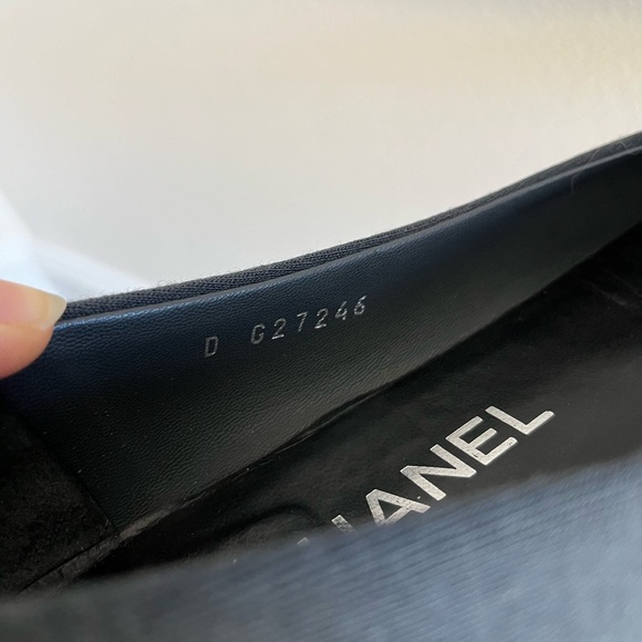 Chanel CC Chain Two Tone Cap Toe Ballet Ballerina Flats Navy Blue Black 37 7 6.5 - Picture 7 of 13